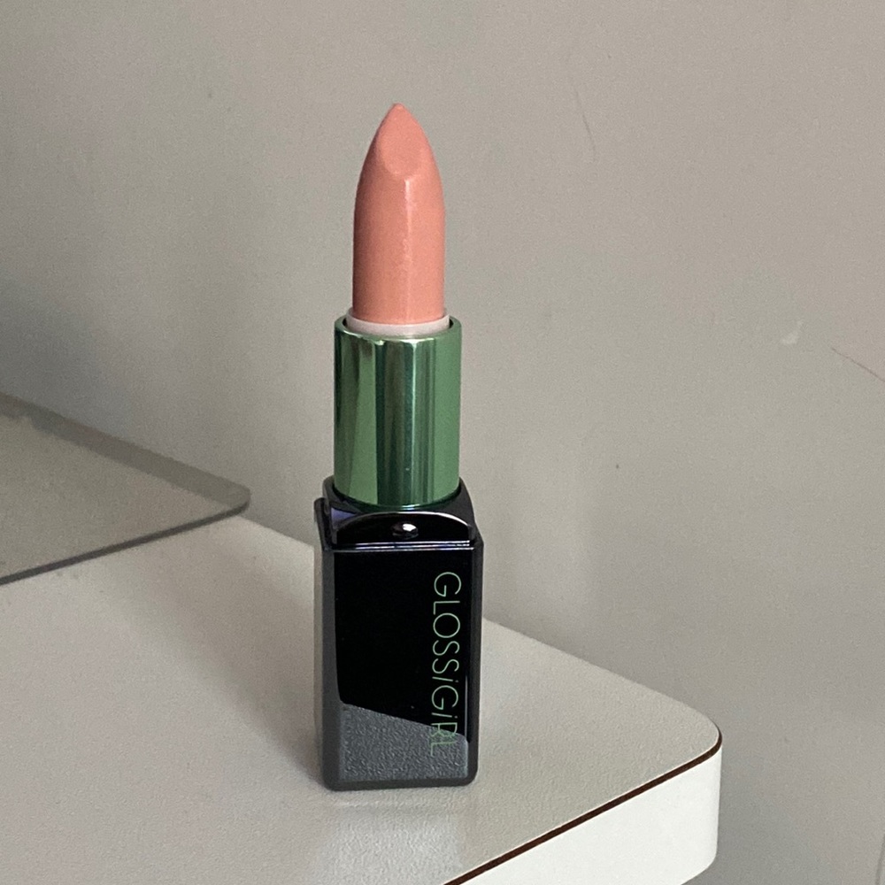 GLOSSIGIRL “PUSHOVER” LIPSTICK